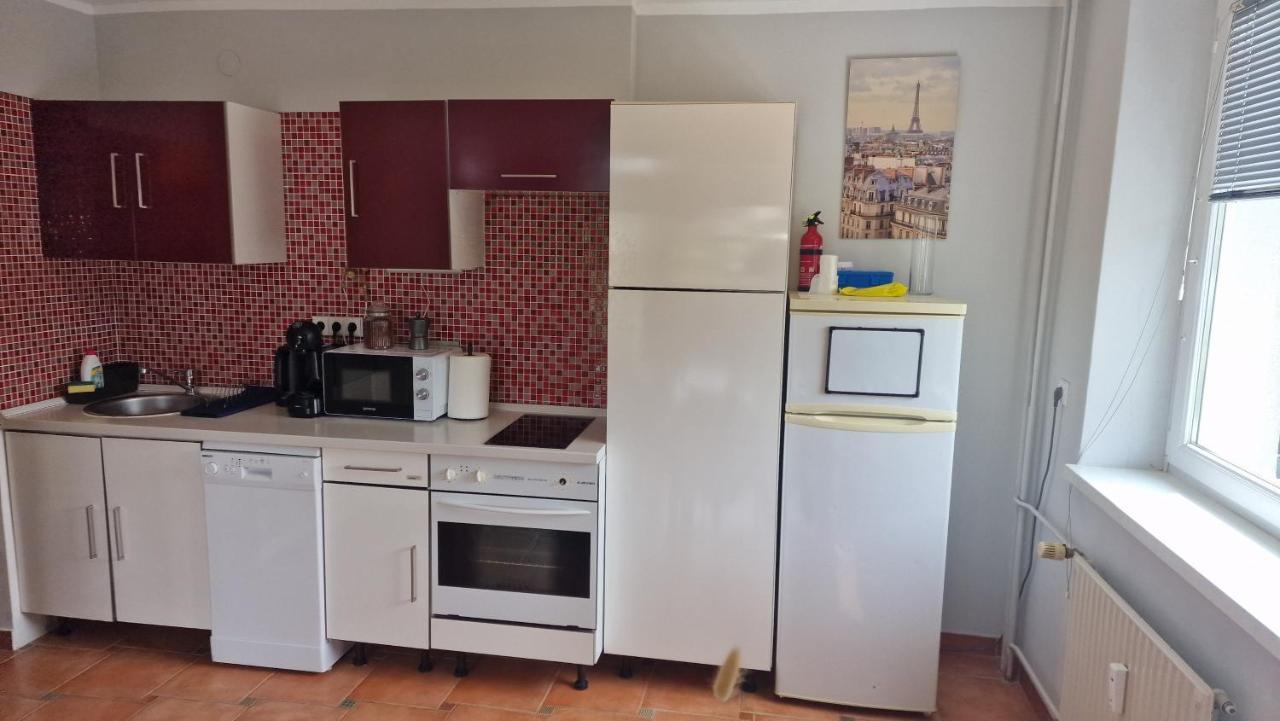 Lovely Condo With Free Parking Ljubljana Bagian luar foto