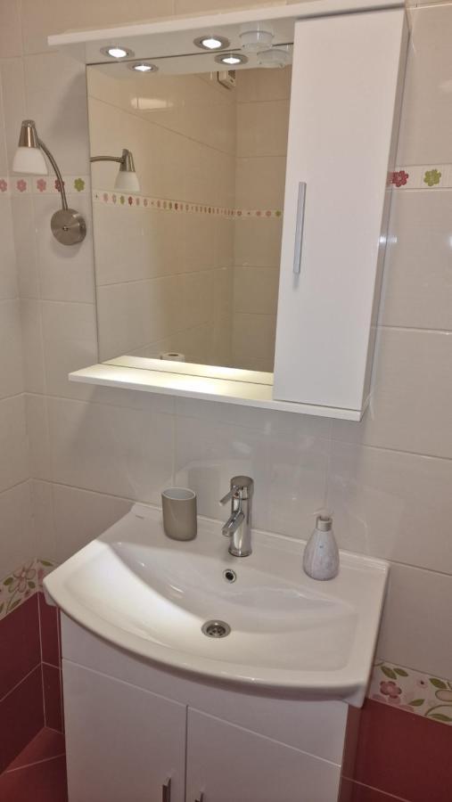 Lovely Condo With Free Parking Ljubljana Bagian luar foto